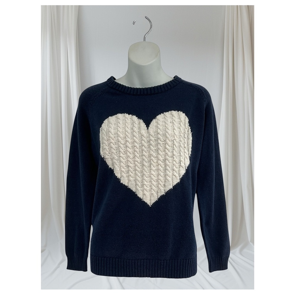 Elegant Navy Sweater with Cream Heart Design in Size Large Winter Cozy